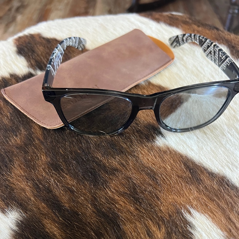 Pendleton Geometric Black Sunglasses NWT - image 2